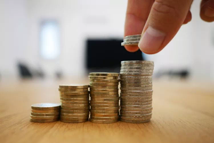 Les intérêts composés : comment maximiser ses placements financiers sur le long terme