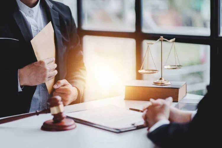 Avocat avec un de ses clients