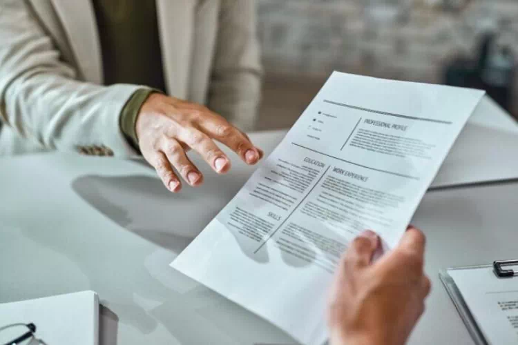 CV donné par un candidat à un recruteur