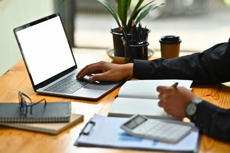 Digital planner en plein travail