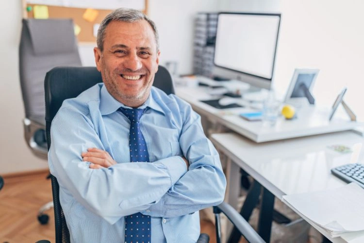 Directeur commercial en plein travail