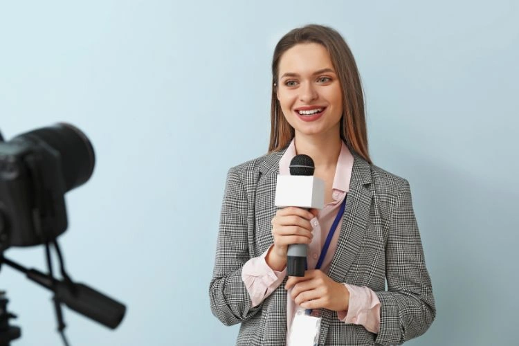 Journaliste en plein travail