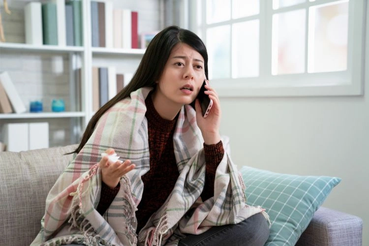 Femme en arrêt maladie