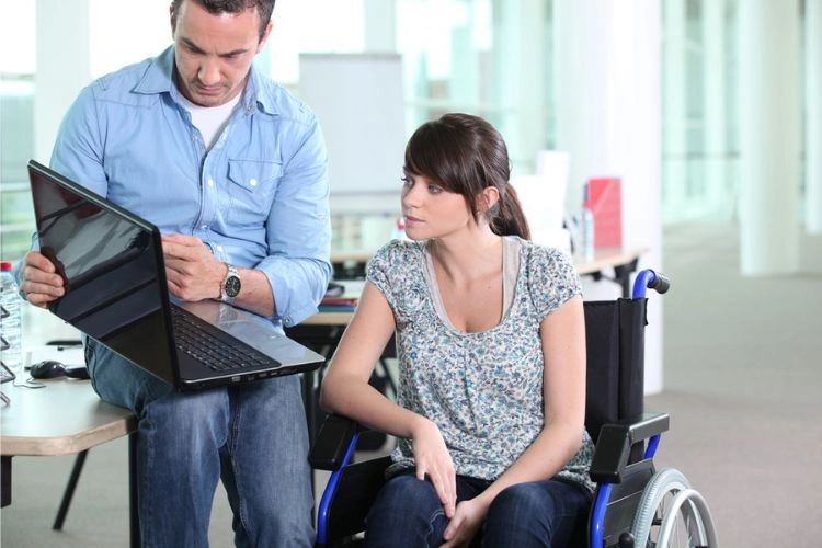 Employeur avec son employé