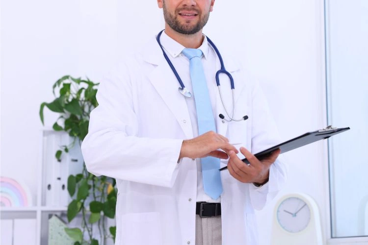 Homme médecin spécialiste
