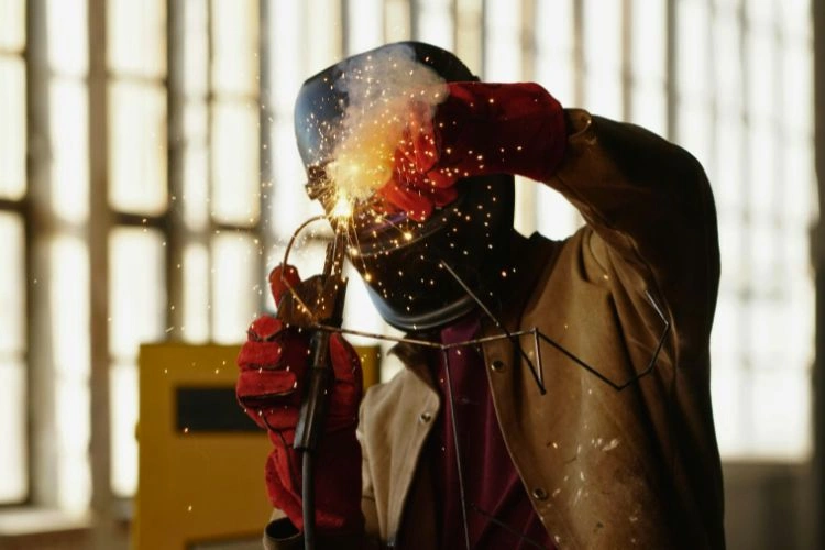 Chaudronnier en pleine construction