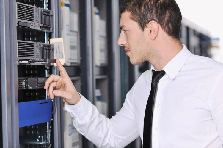 Systèmes de secours et les équipements auxiliaires d'un data center