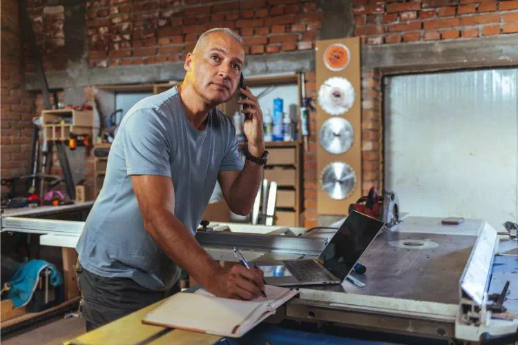Artisan lançant son business