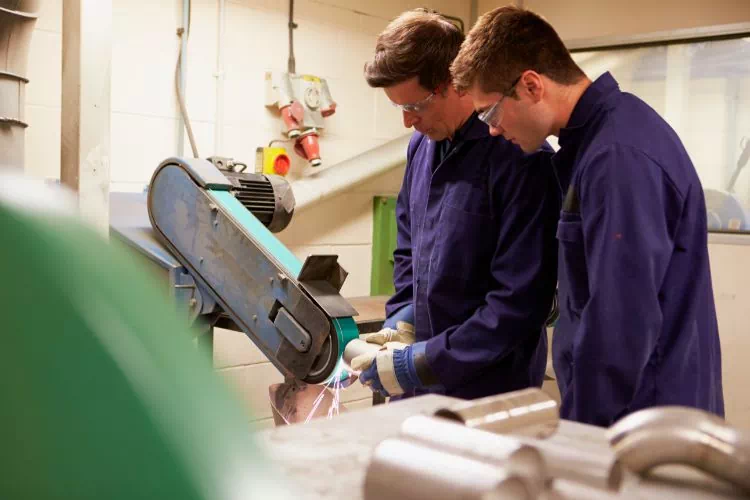 Apprenti avec son patron