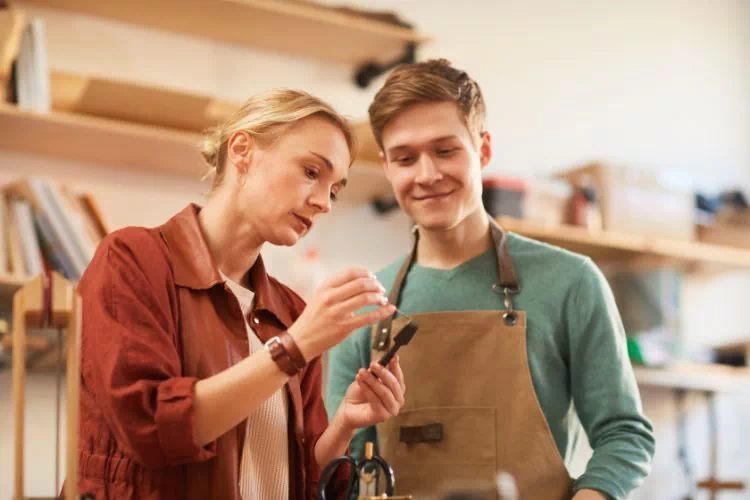 Jeune homme en alternance