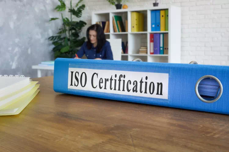 Classeur rassemblant les documents pour une certification ISO 9001