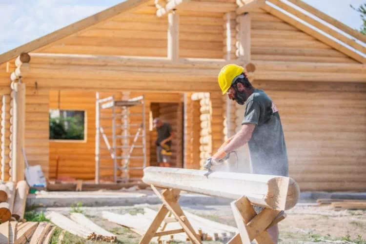 Fustier en plein découpage de bois